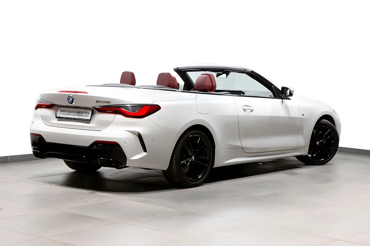 BMW 4-Series M440i xDrive Convertible 2024 - photo 3 - Import Émirats | International Cars