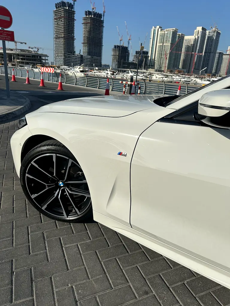 BMW 4-Series 420i M Sport 2024 - photo 10 - Import Émirats | International Cars