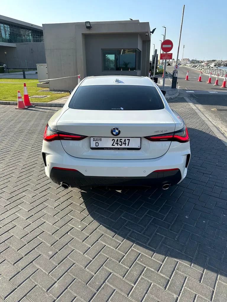 BMW 4-Series 420i M Sport 2024 - photo 11 - Import Émirats | International Cars
