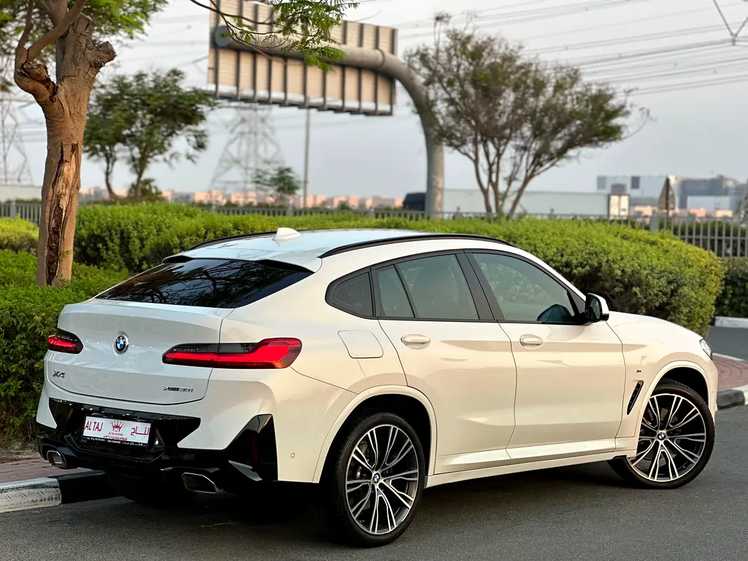BMW X4 xDrive30i M Sport 2022 - photo 2 - Import Émirats | International Cars