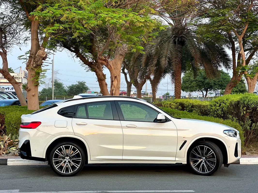 BMW X4 xDrive30i M Sport 2022 - photo 5 - Import Émirats | International Cars