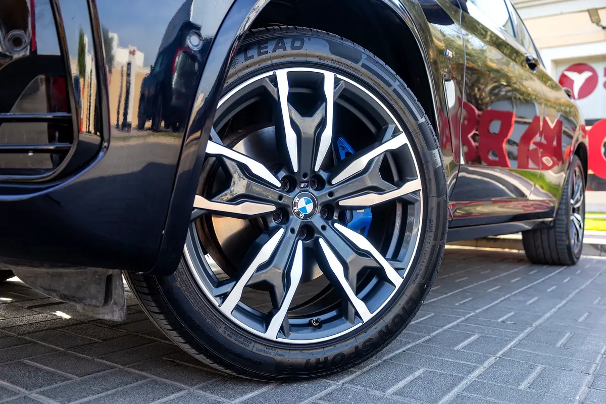 BMW X4 xDrive30i M Sport 2022 - photo 9 - Import Émirats | International Cars