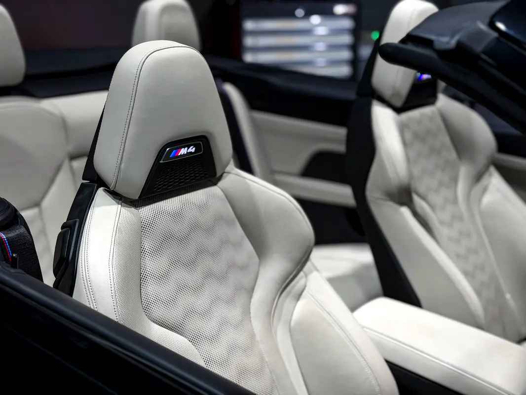 BMW M4 Convertible 2023 - photo 7 - Import Émirats | International Cars