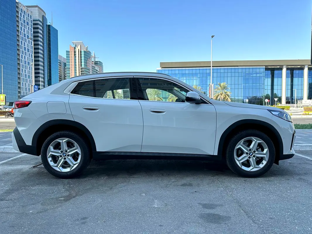 BMW X2 sDrive 18i 2026 - photo 4 - Import Émirats | International Cars