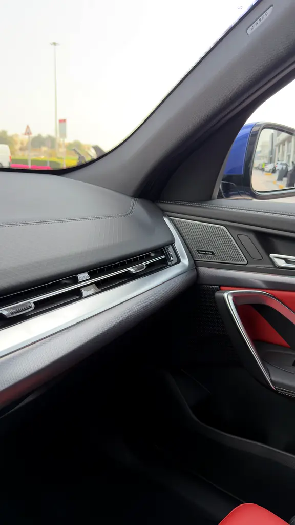 BMW X2 xDrive 20i 2026 - photo 12 - Import Émirats | International Cars