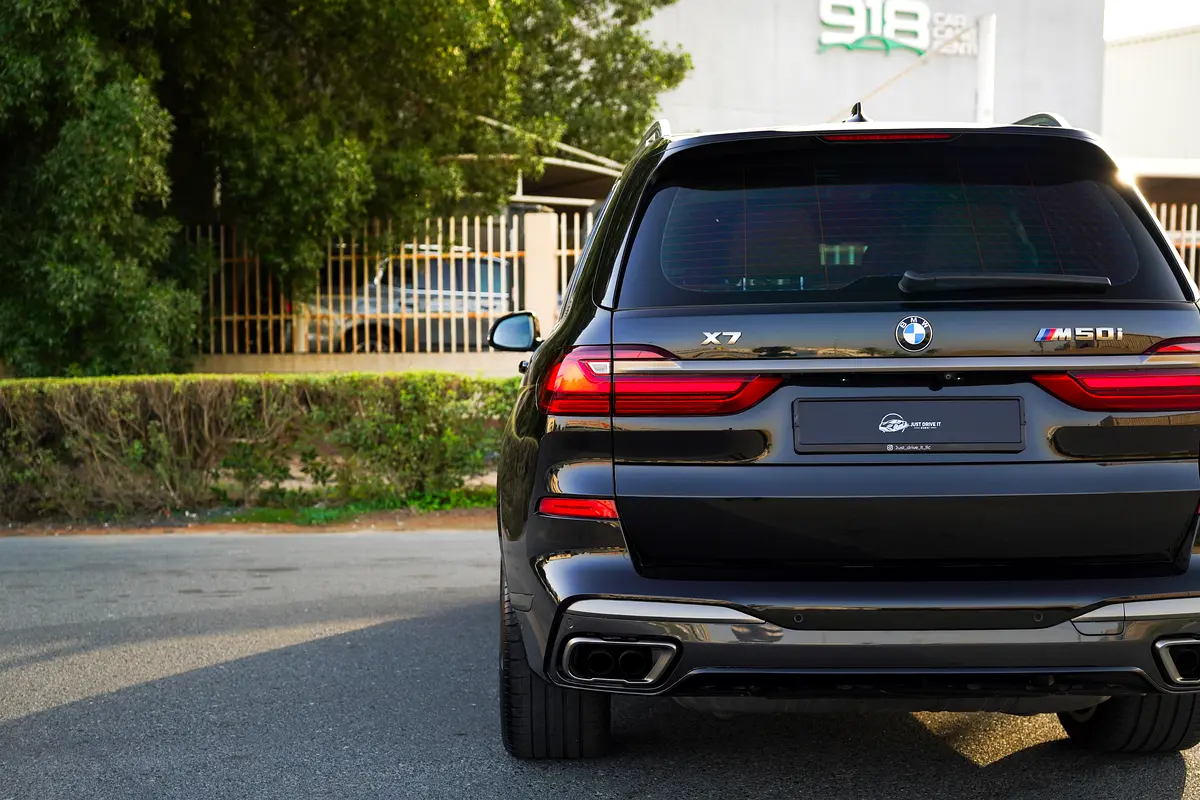 BMW X7 M50i M Sport 2021 - photo 12 - Import Émirats | International Cars