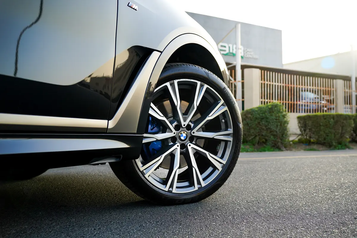 BMW X7 M50i M Sport 2021 - photo 2 - Import Émirats | International Cars