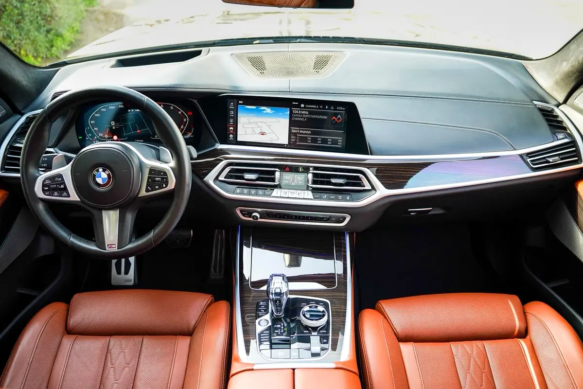 BMW X7 M50i M Sport 2021 - photo 3 - Import Émirats | International Cars