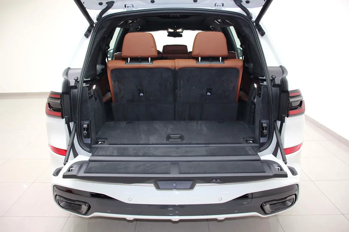 BMW X7 xDrive40i M Sport 2026 - photo 5 - Import Émirats | International Cars