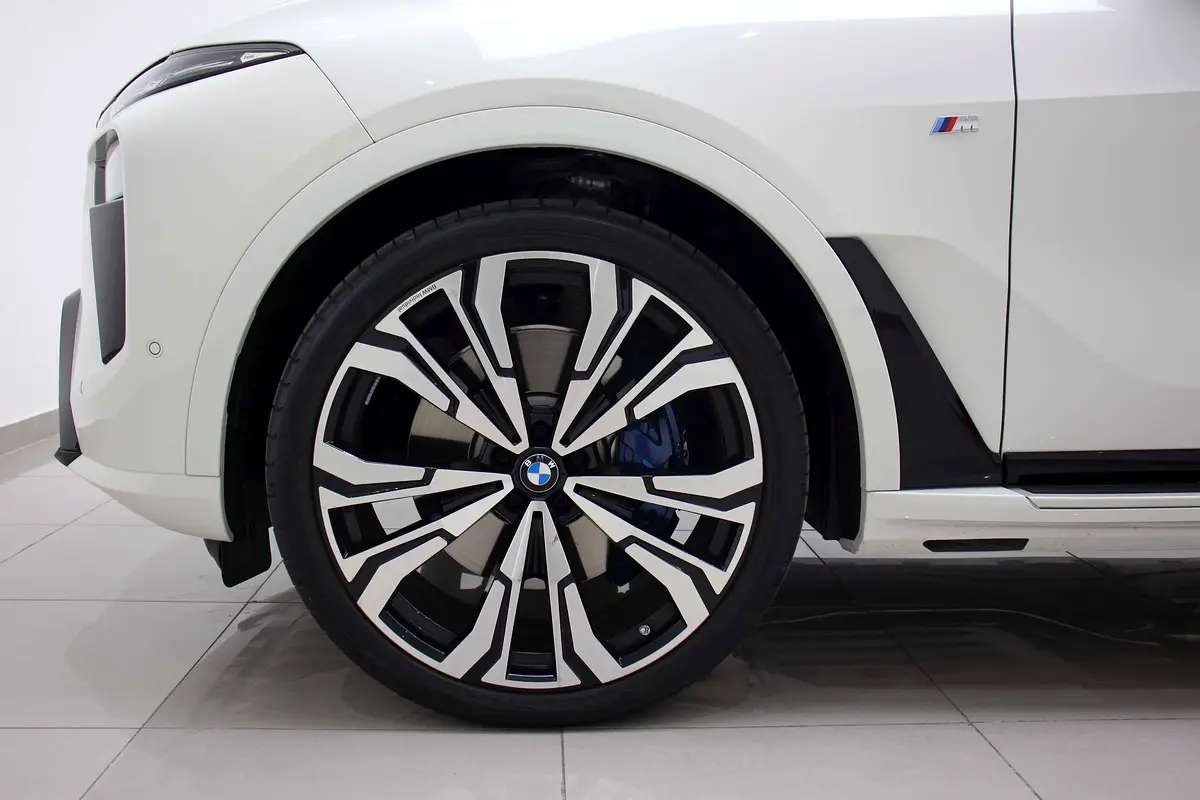 BMW X7 xDrive40i M Sport 2026 - photo 6 - Import Émirats | International Cars