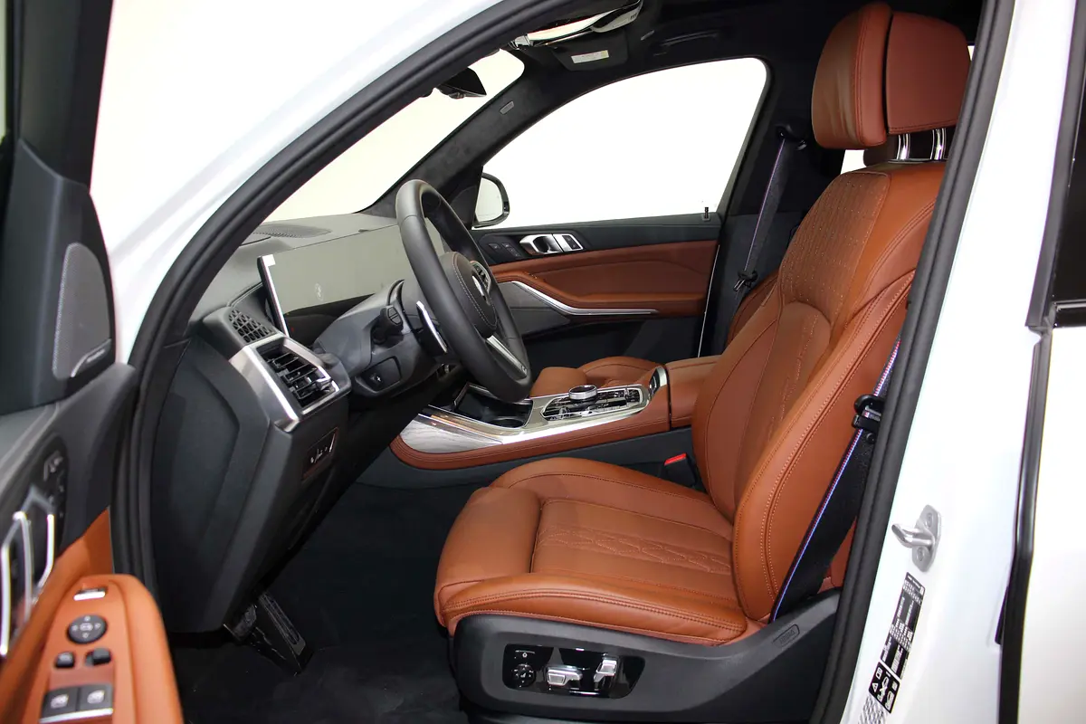 BMW X7 xDrive40i M Sport 2026 - photo 8 - Import Émirats | International Cars