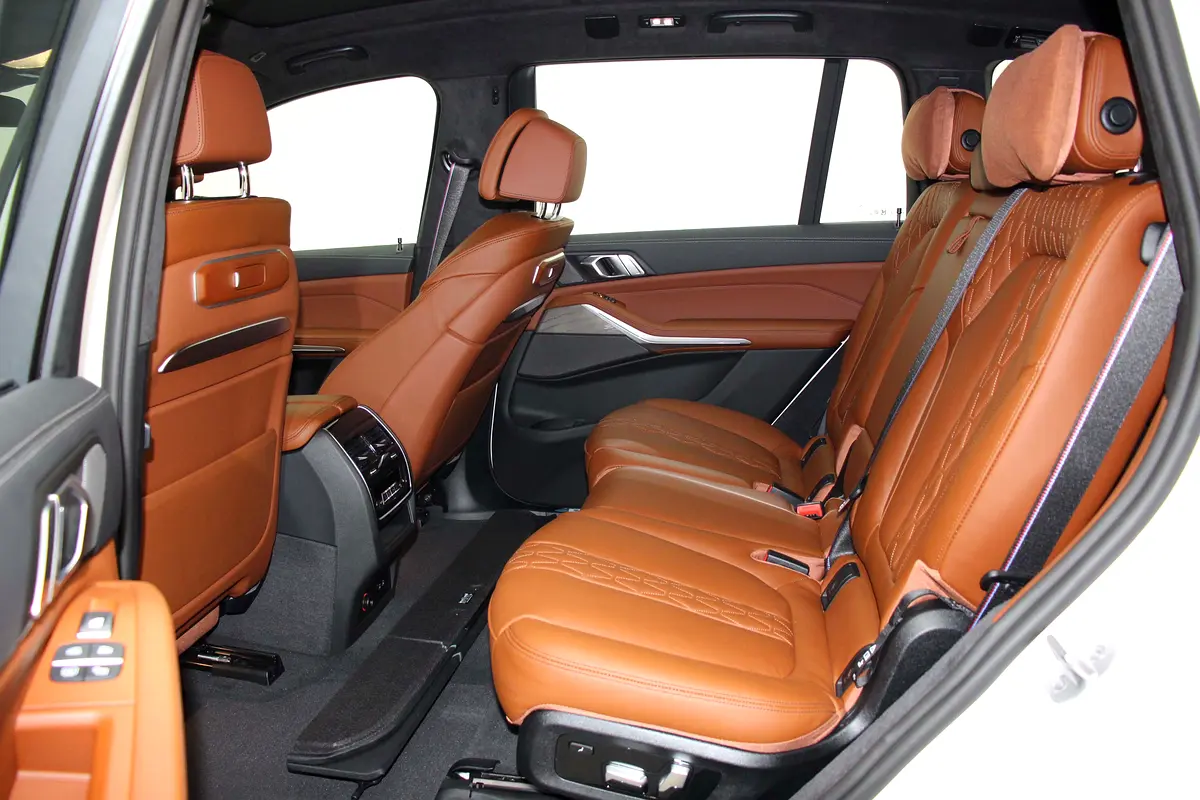 BMW X7 xDrive40i M Sport 2026 - photo 9 - Import Émirats | International Cars