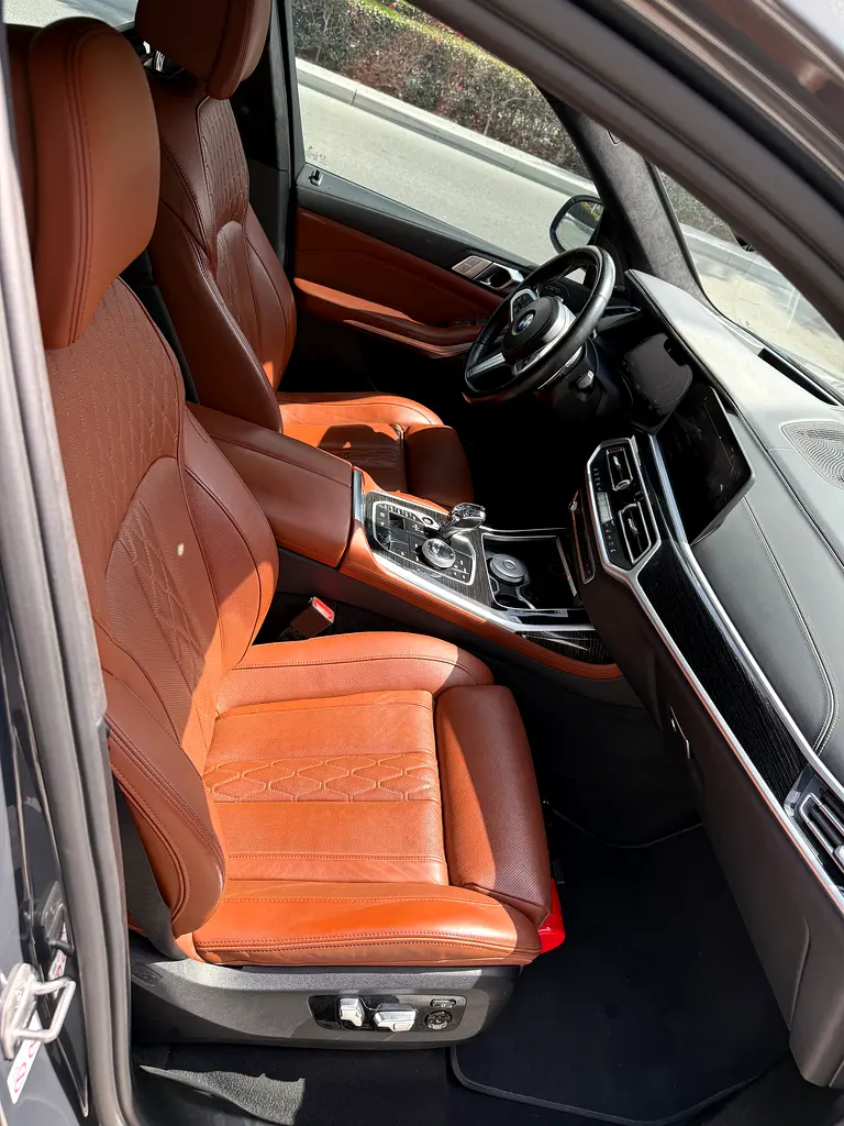 BMW X7 40i M Sport 2022 - photo 10 - Import Émirats | International Cars