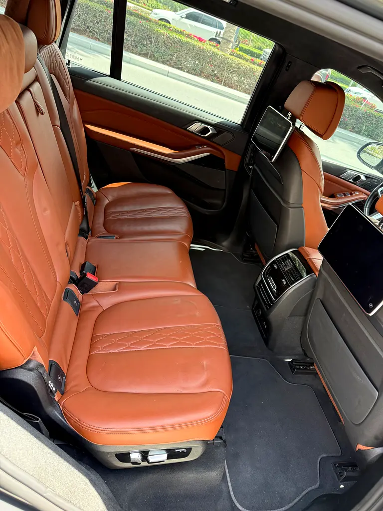 BMW X7 40i M Sport 2022 - photo 11 - Import Émirats | International Cars