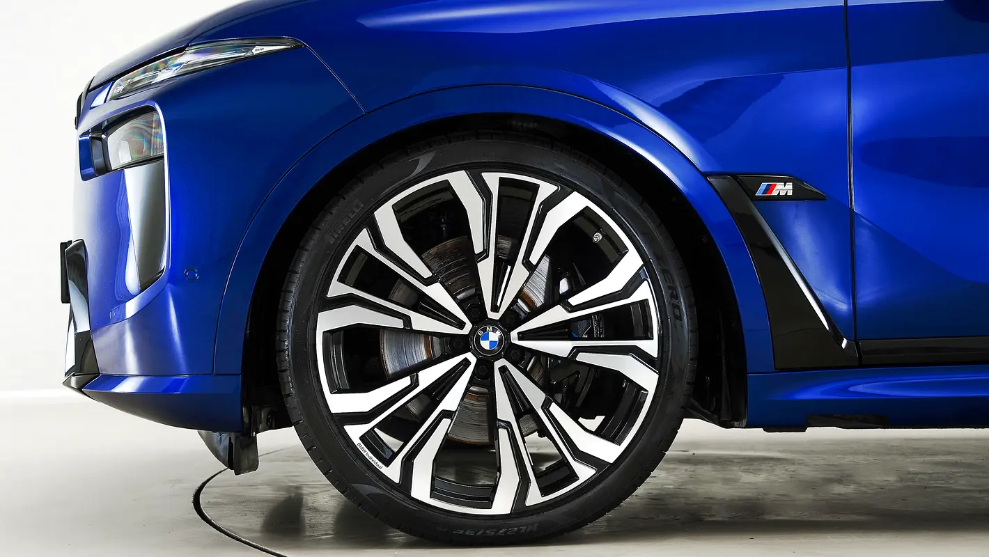 BMW X7 M60i 2025 - photo 12 - Import Émirats | International Cars