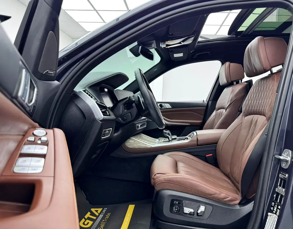 BMW X7 xDrive40i M Sport 2020 - photo 8 - Import Émirats | International Cars