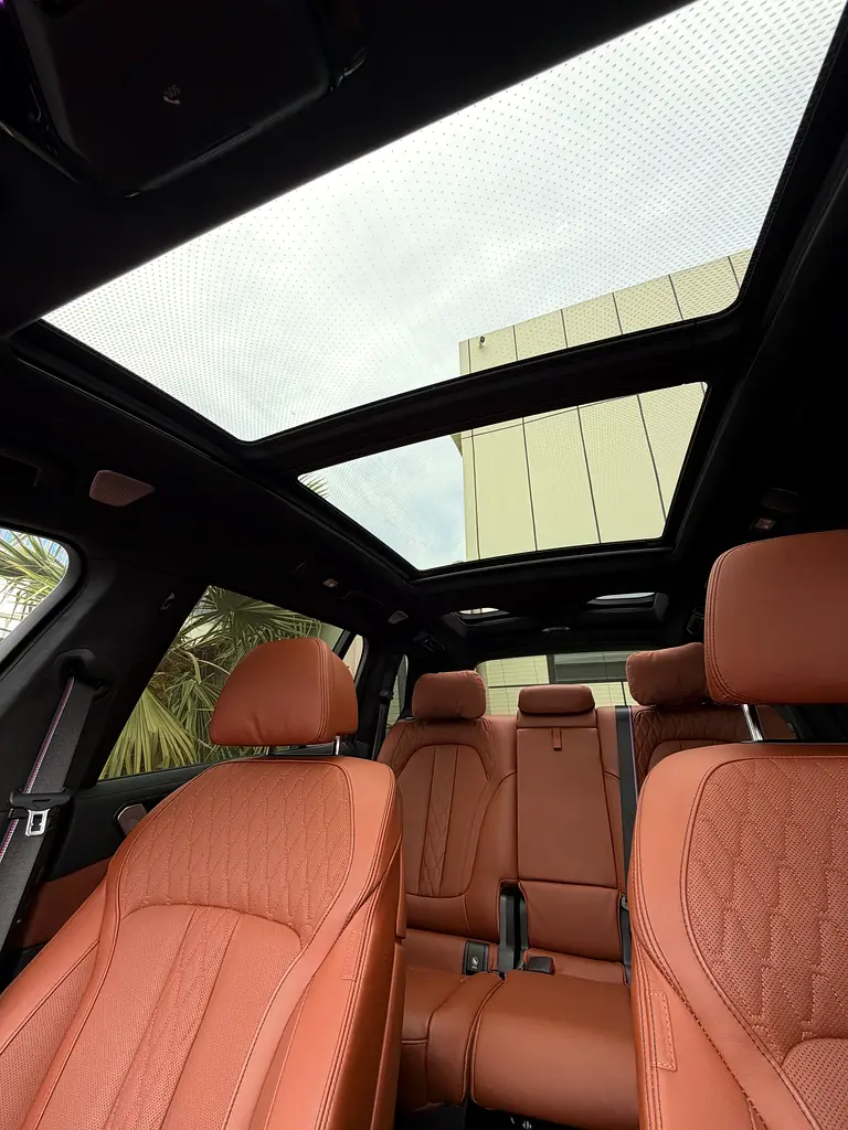 BMW X7 M60i xDrive 2024 - photo 11 - Import Émirats | International Cars