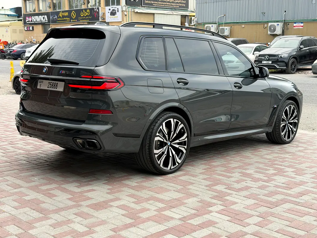 BMW X7 M60i xDrive 2024 - photo 3 - Import Émirats | International Cars