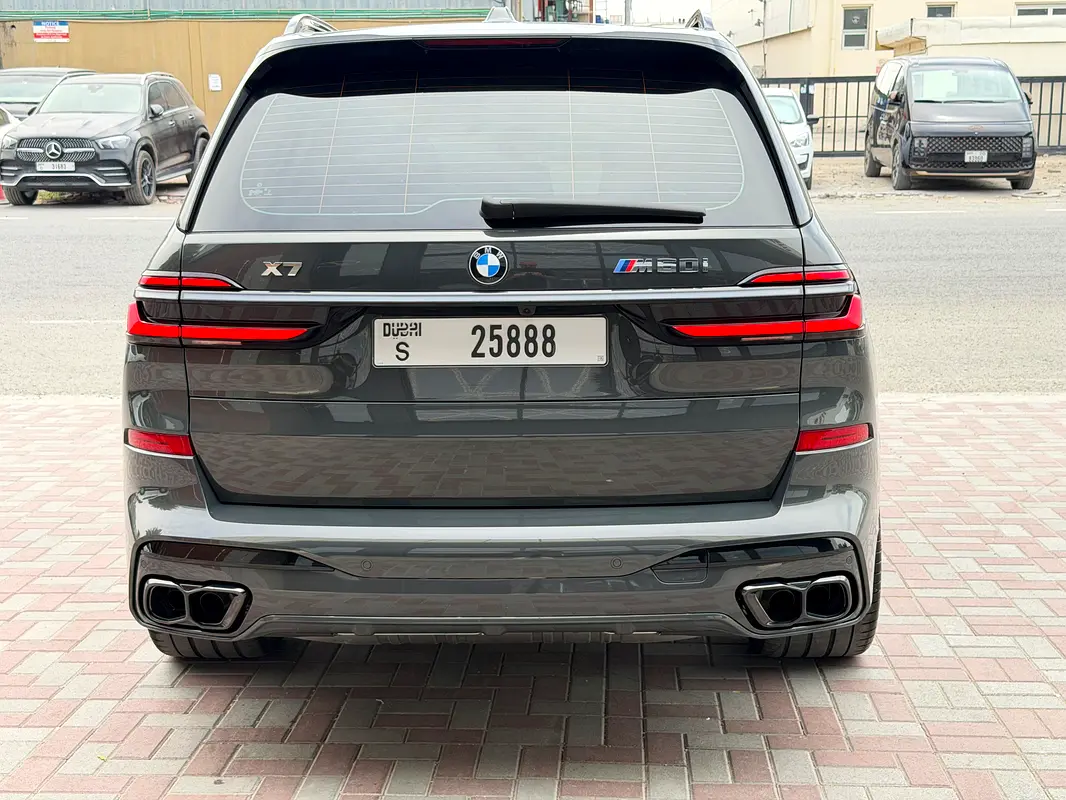 BMW X7 M60i xDrive 2024 - photo 4 - Import Émirats | International Cars