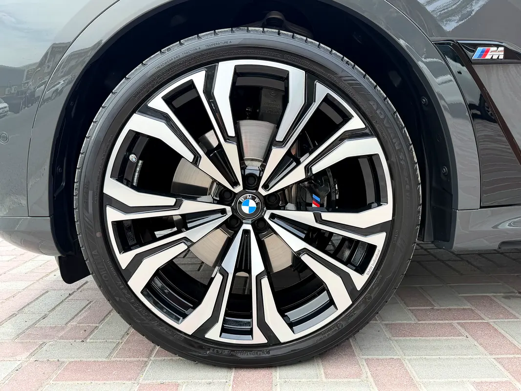 BMW X7 M60i xDrive 2024 - photo 5 - Import Émirats | International Cars