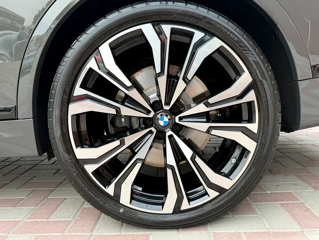 BMW X7 M60i xDrive 2024 - photo 6 - Import Émirats | International Cars