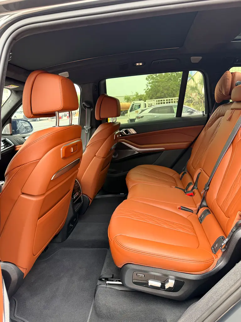 BMW X7 M60i xDrive 2024 - photo 7 - Import Émirats | International Cars