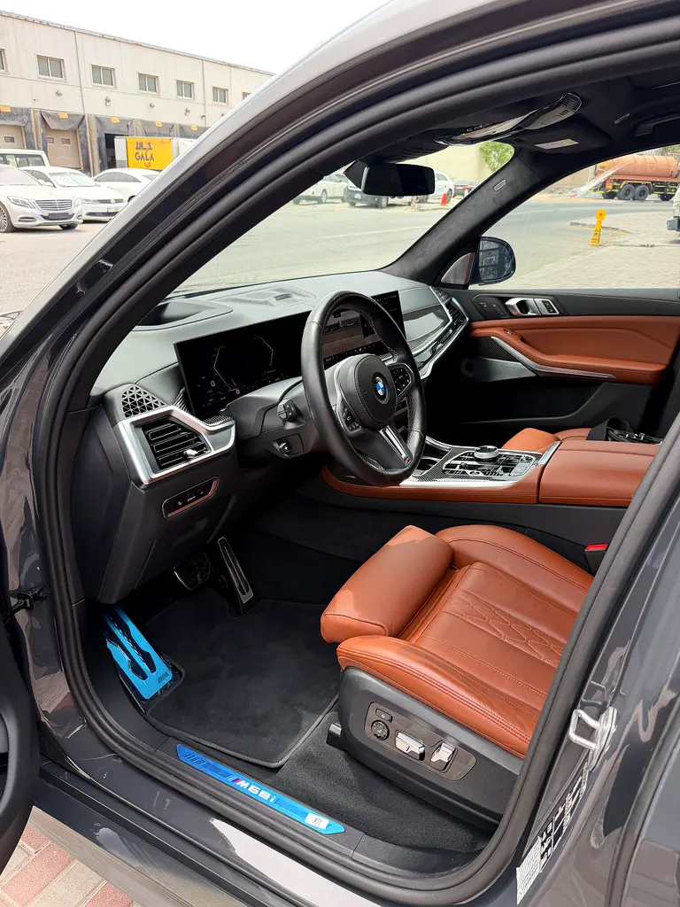 BMW X7 M60i xDrive 2024 - photo 8 - Import Émirats | International Cars