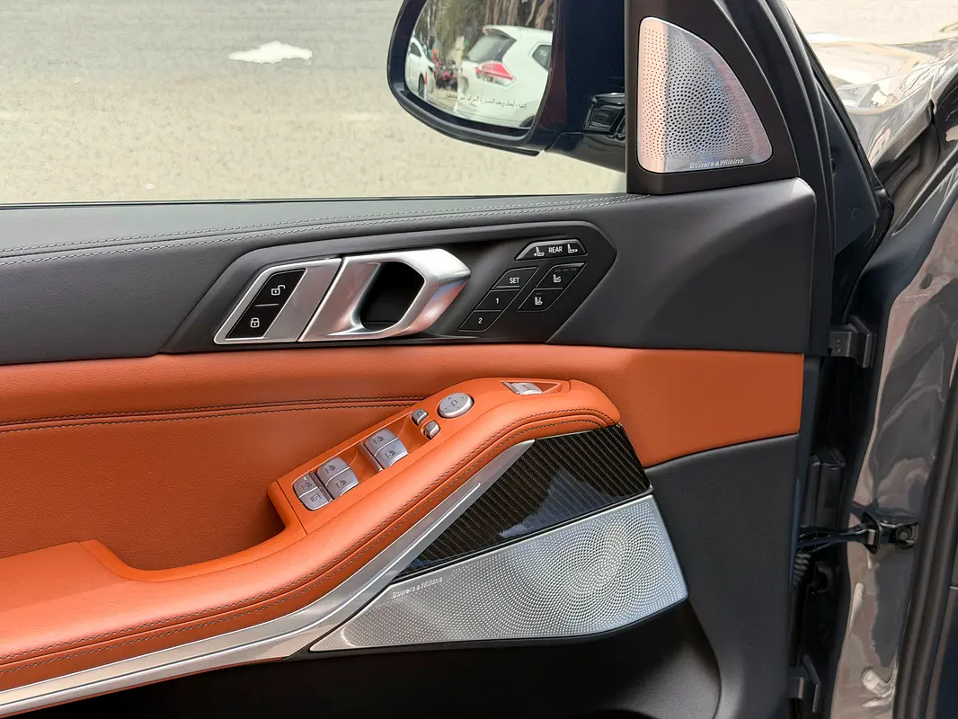 BMW X7 M60i xDrive 2024 - photo 9 - Import Émirats | International Cars