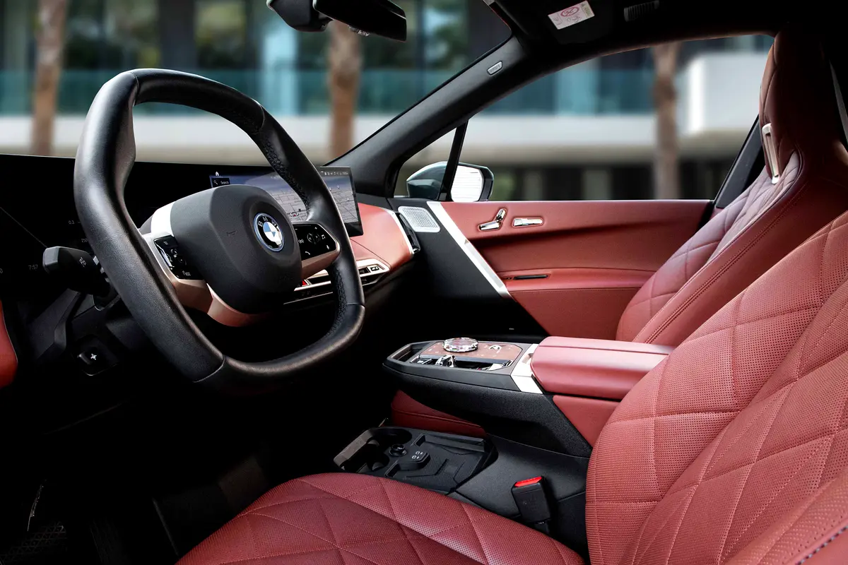 BMW iX xDrive40 2023 - photo 8 - Import Émirats | International Cars