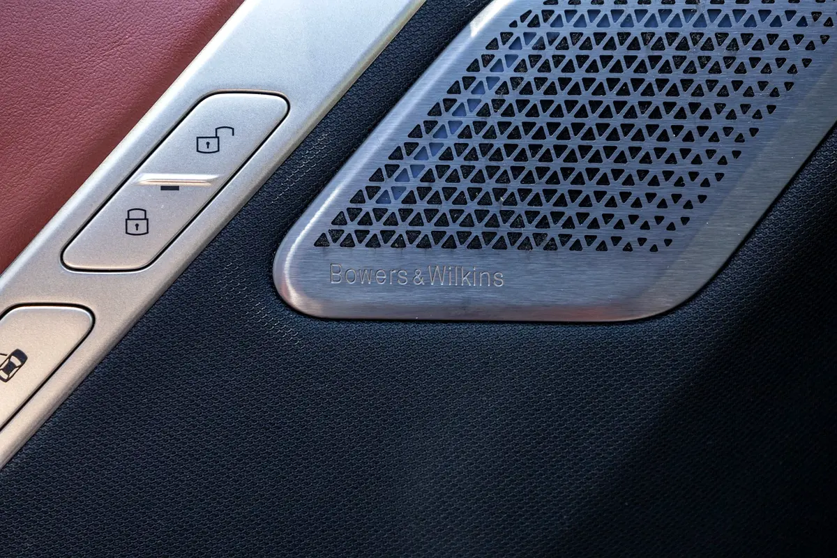 BMW iX xDrive50 2023 - photo 11 - Import Émirats | International Cars