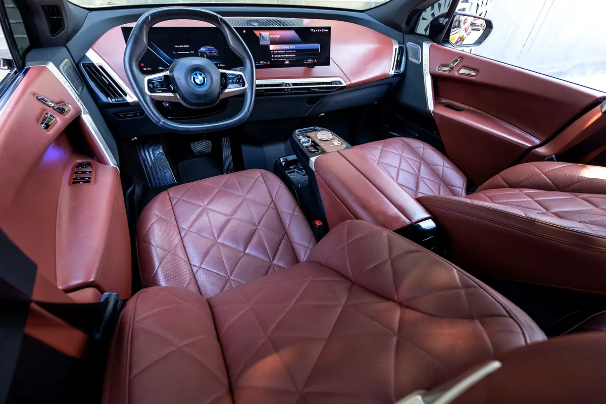 BMW iX xDrive50 2023 - photo 12 - Import Émirats | International Cars