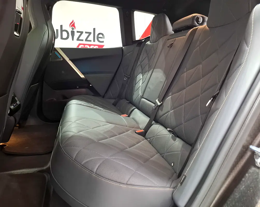 BMW iX xDrive50 2024 - photo 12 - Import Émirats | International Cars