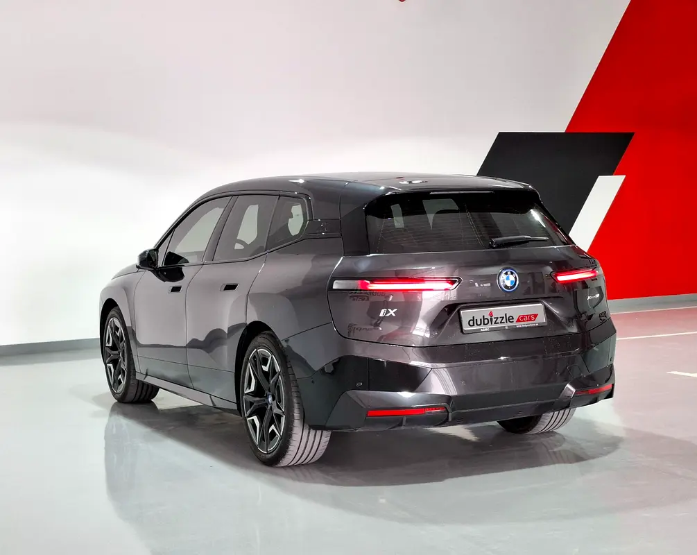 BMW iX xDrive50 2024 - photo 8 - Import Émirats | International Cars