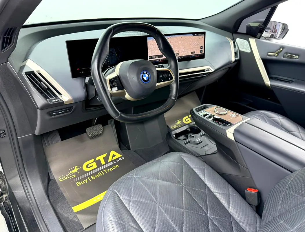 BMW iX xDrive50 2024 - photo 10 - Import Émirats | International Cars