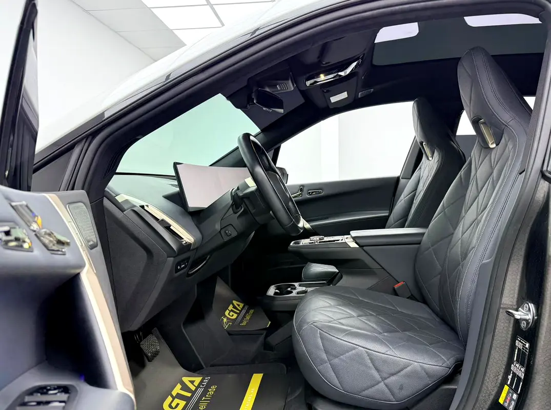 BMW iX xDrive50 2024 - photo 8 - Import Émirats | International Cars