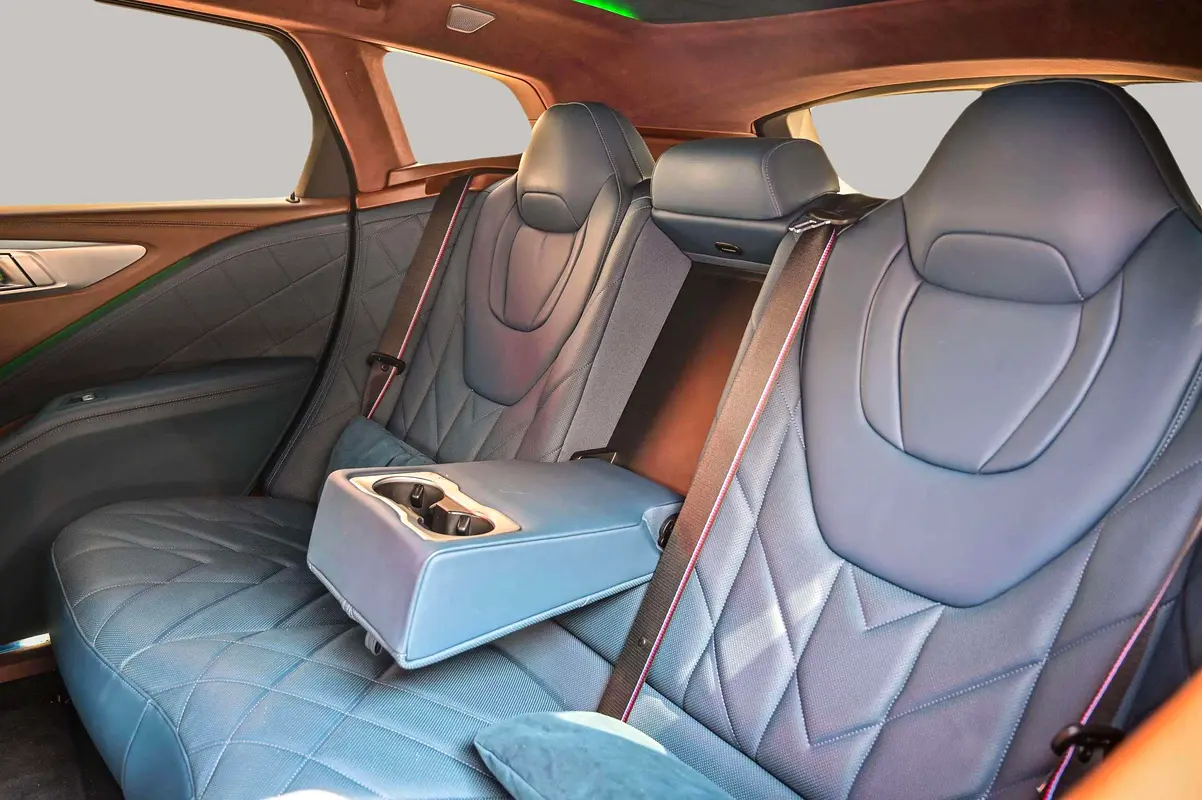 BMW XM 21CS 2023 - photo 12 - Import Émirats | International Cars