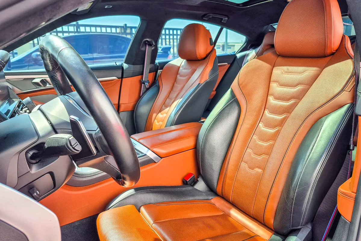 BMW 8-Series 840i 2023 - photo 11 - Import Émirats | International Cars
