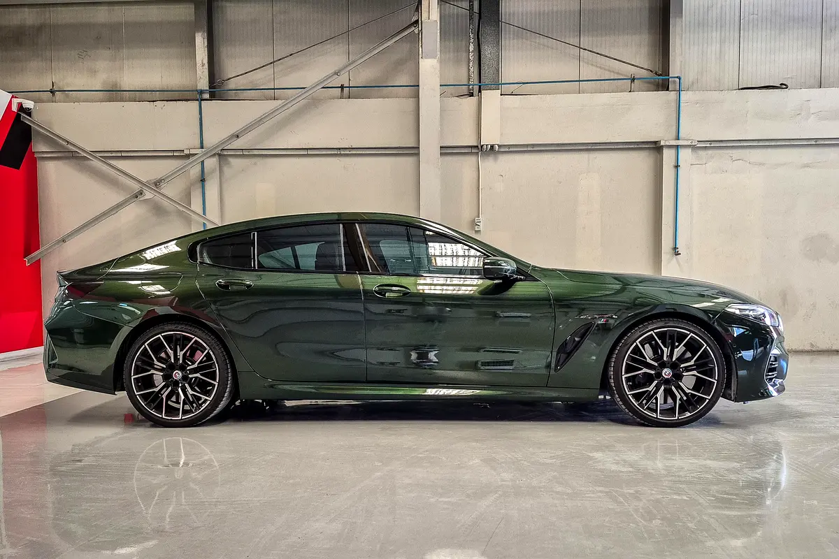 BMW 8-Series 840i 2023 - photo 4 - Import Émirats | International Cars