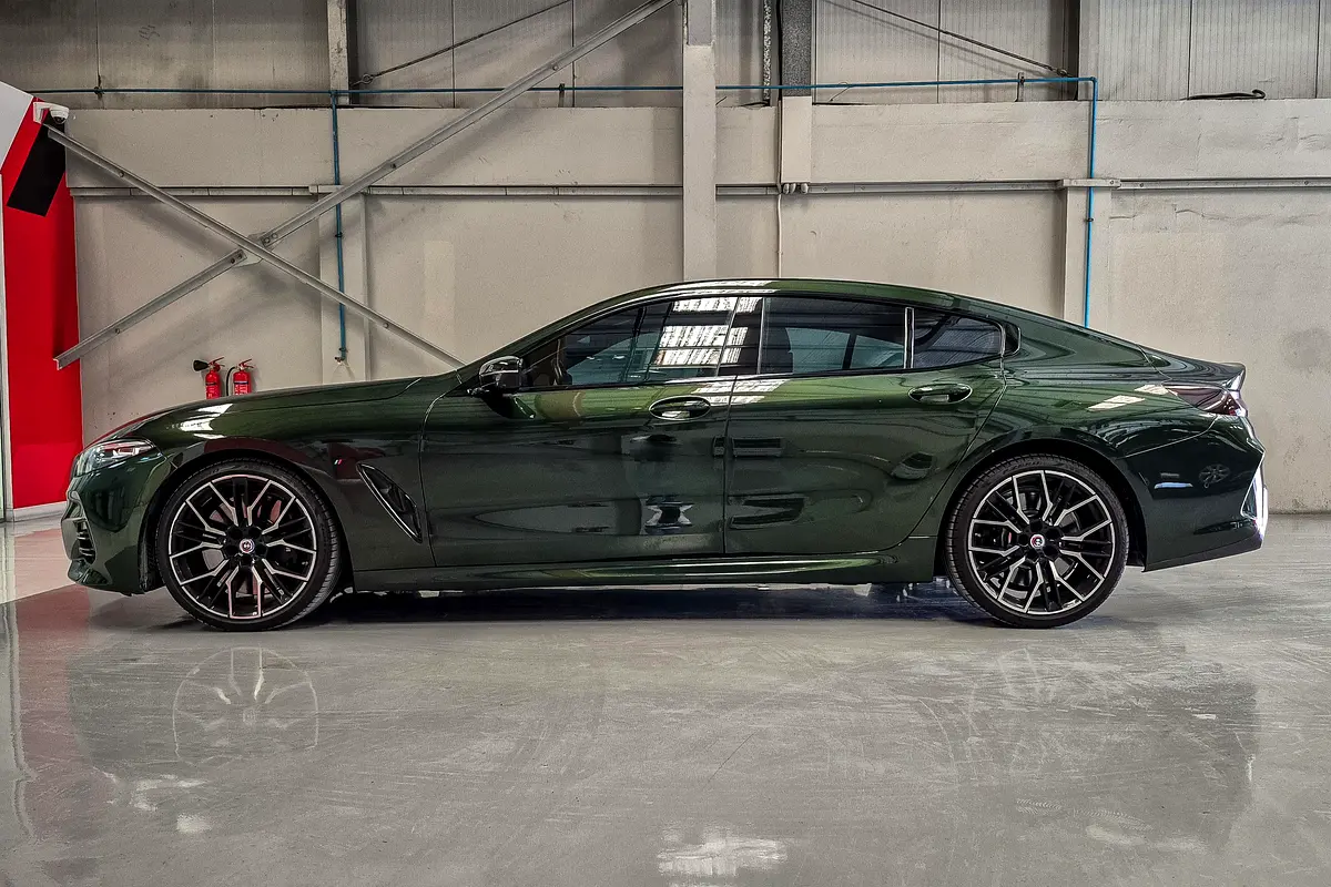 BMW 8-Series 840i 2023 - photo 5 - Import Émirats | International Cars