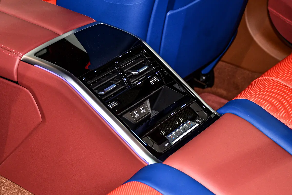 BMW 8-Series M850i xDrive Gran Coupe 2023 - photo 9 - Import Émirats | International Cars