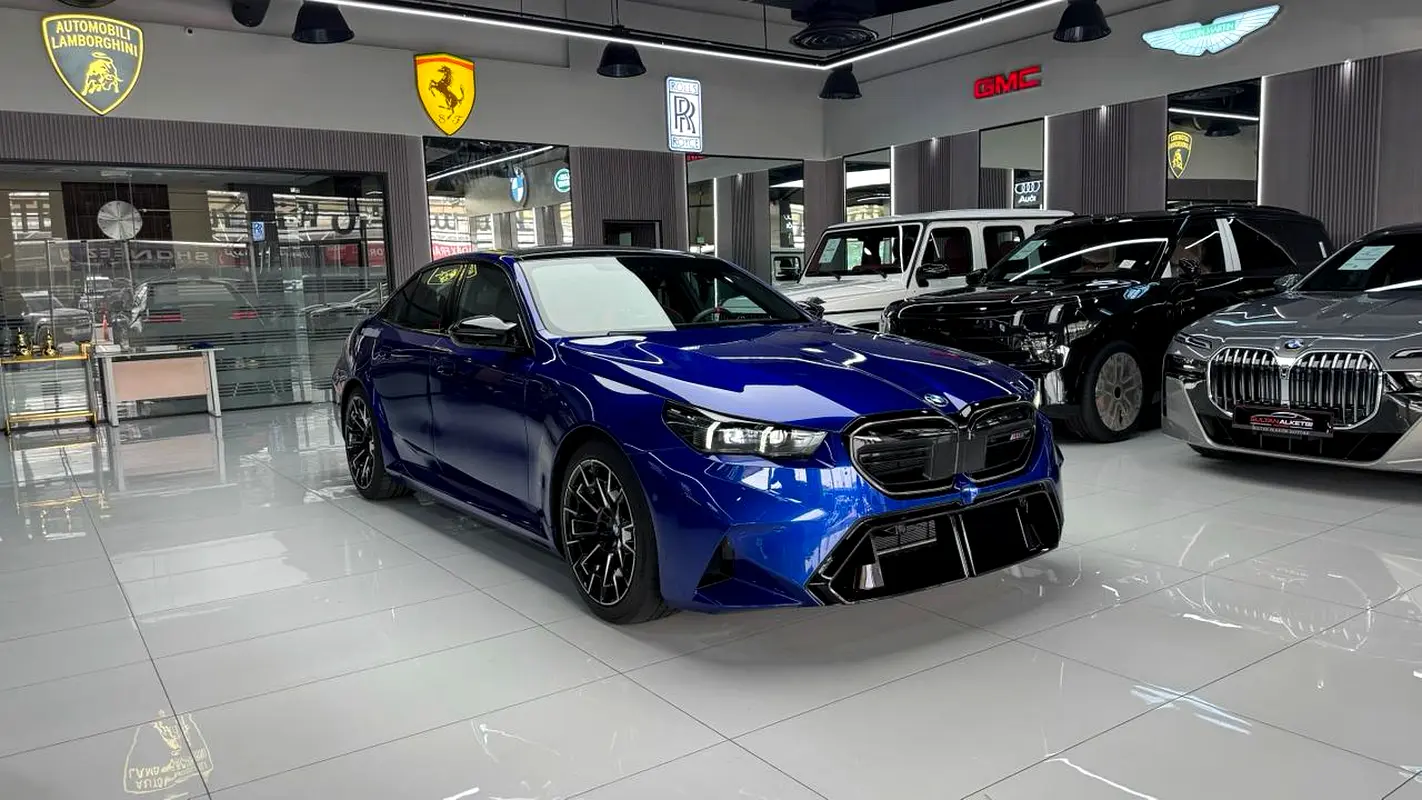 BMW M5 M5 Competition 2025 - photo 4 - Import Émirats | International Cars