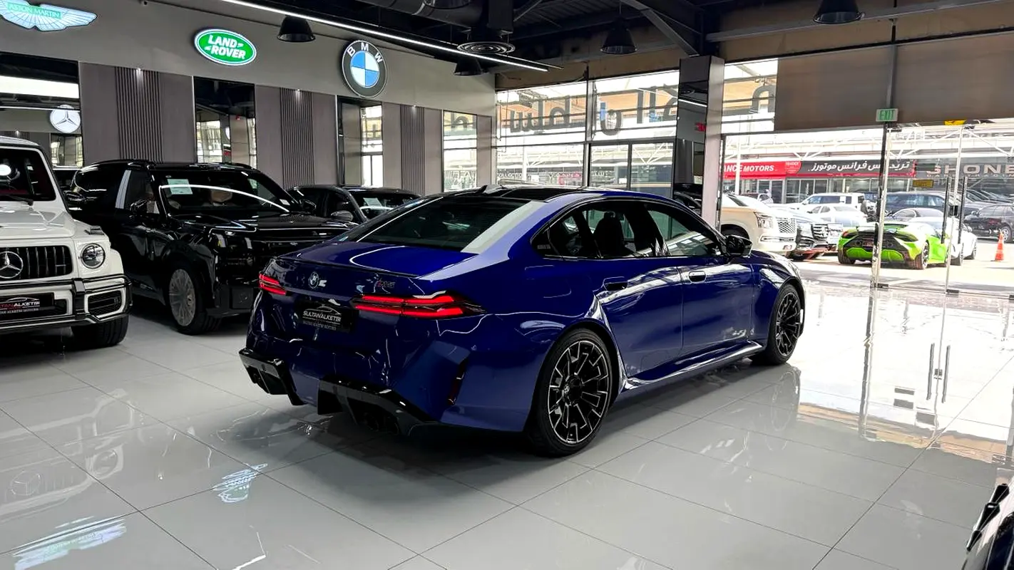 BMW M5 M5 Competition 2025 - photo 6 - Import Émirats | International Cars
