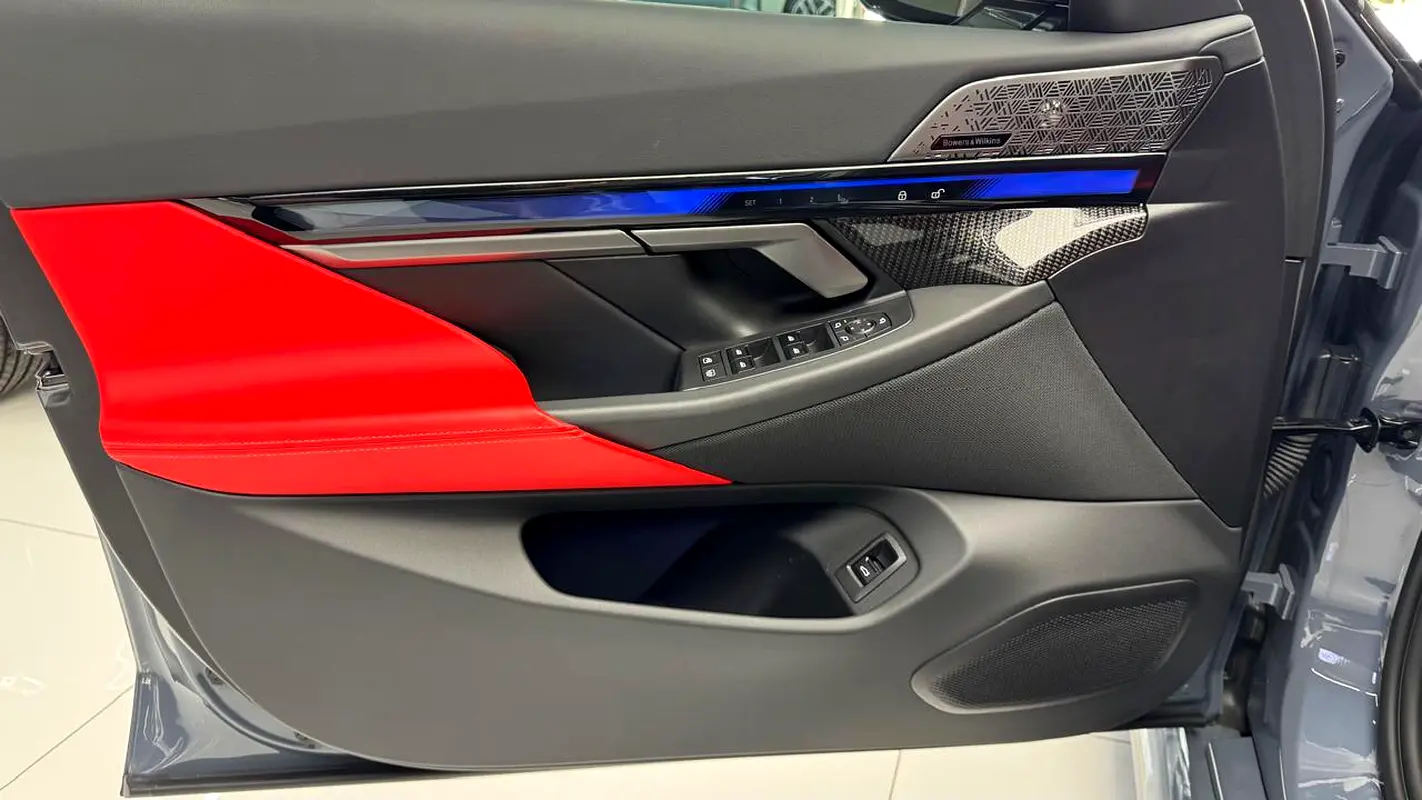 BMW M5 M5 Competition 2025 - photo 4 - Import Émirats | International Cars