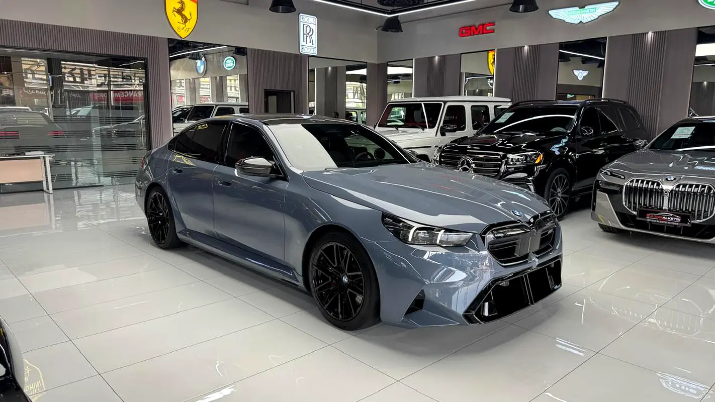 BMW M5 M5 Competition 2025 - photo 6 - Import Émirats | International Cars