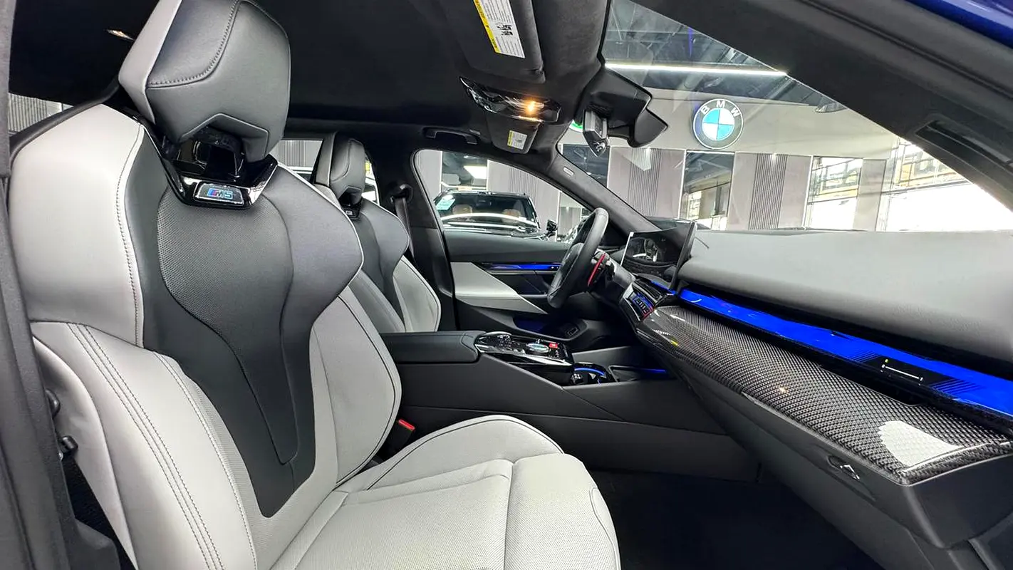 BMW M5 M5 Competition 2026 - photo 12 - Import Émirats | International Cars