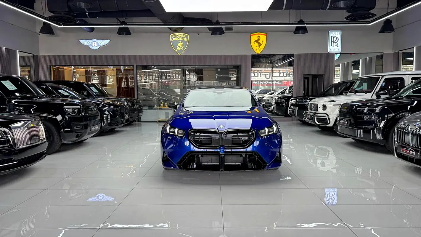 BMW M5 M5 Competition 2026 - photo 7 - Import Émirats | International Cars