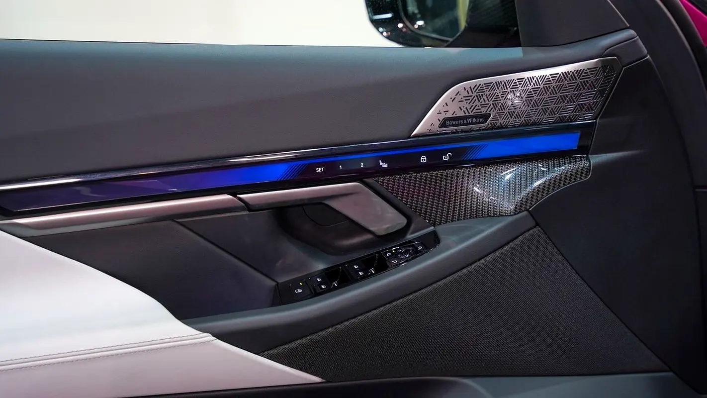 BMW M5 Other 2026 - photo 10 - Import Émirats | International Cars