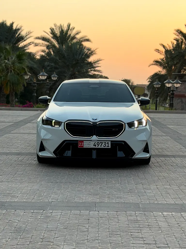 BMW M5 Standard 2025 - photo 2 - Import Émirats | International Cars