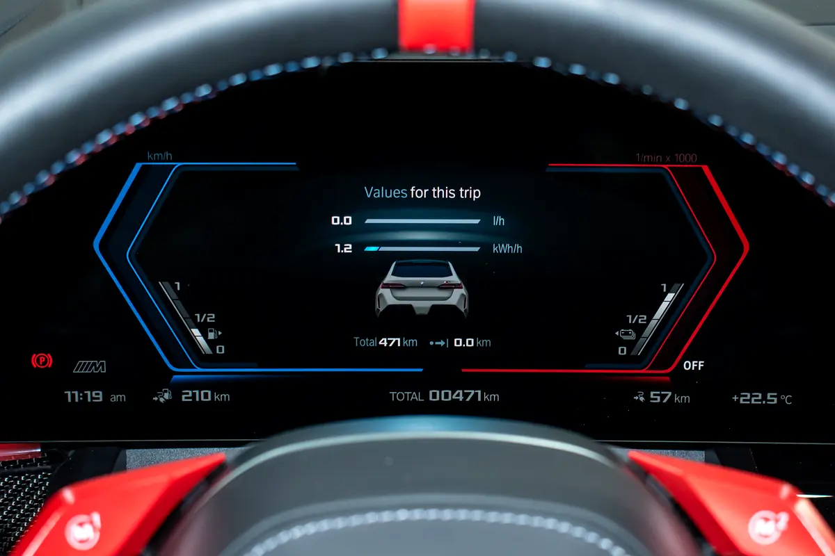 BMW M5 T 2026 - photo 11 - Import Émirats | International Cars