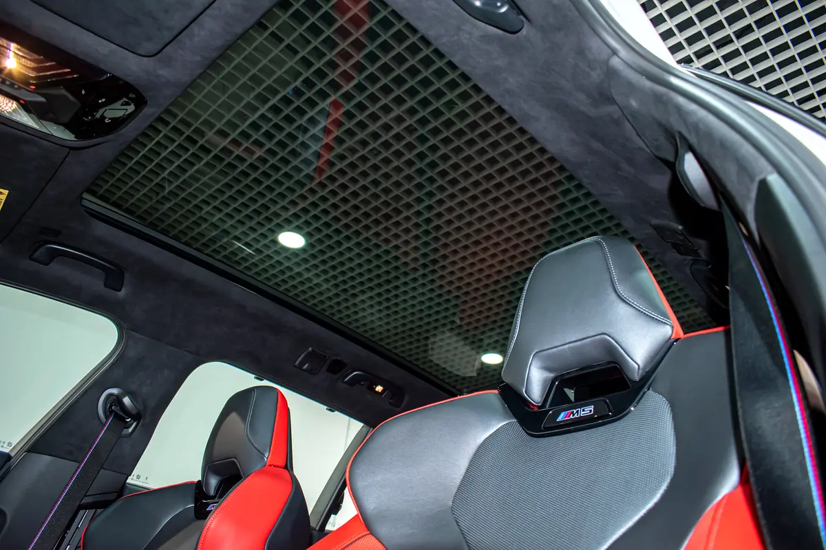 BMW M5 T 2026 - photo 12 - Import Émirats | International Cars